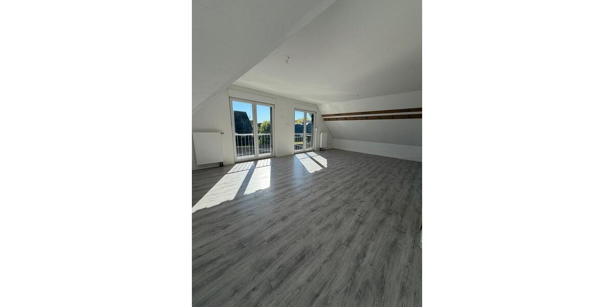 Dachgeschoßwohnung Cloppenburg - 5 Zimmer, 105 m&sup2;, 1.200&euro; | Angebot:26409056