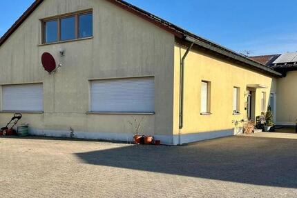 115qm vier-Zimmer Wohnung mit Garten und Stellplatz zu verkaufen 4 zimmer