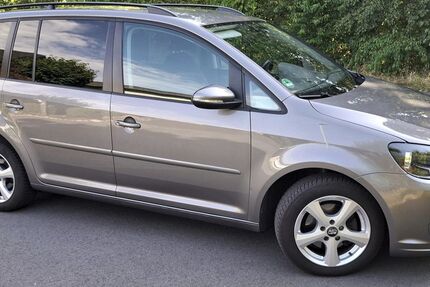 VW Touran 156.800 km 6.888 &euro; Meppen 49716