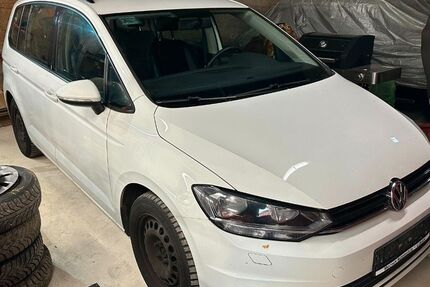 VW Touran 325.000 km 8.850 &euro; Bösdorf 24306