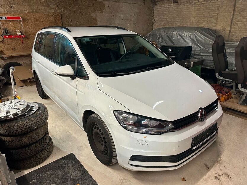 VW Touran 325.000 km 9.200 € Bösdorf 24306