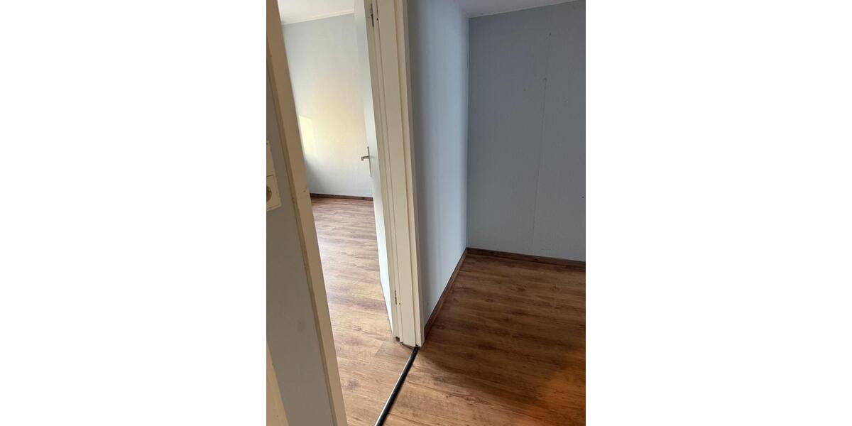 Etagenwohnung Krefeld - 4 Zimmer, 99 m&sup2;, 1.000&euro; | Angebot:25416072