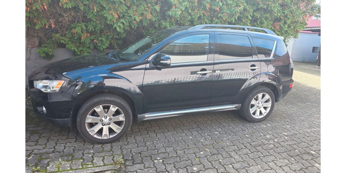 Mitsubishi Outlander 217.400 km 4.100 &euro; Karlsruhe 76187