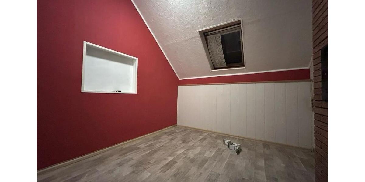 Dachgeschoßwohnung Bad Sobernheim - 3 Zimmer, 90 m&sup2;, 750&euro; | Angebot:25323613