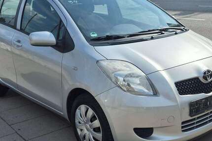 Toyota Yaris 60.000 km 5.500 € Hamburg 20097