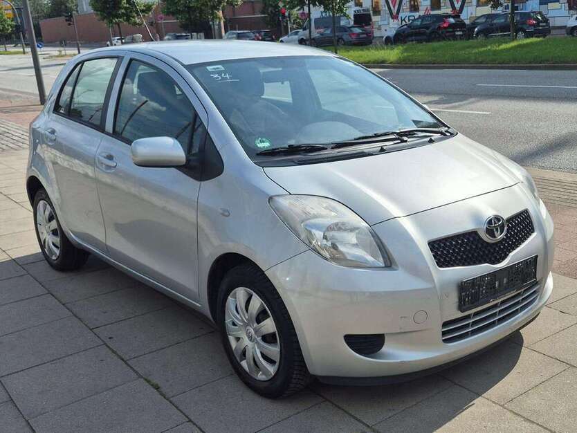 Toyota Yaris 60.000 km 5.500 € Hamburg 20097