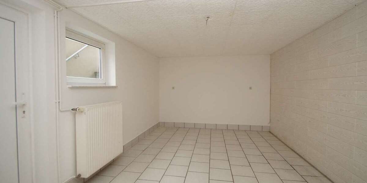 Familien aufgepasst! Renovierte Doppelhaushälfte mit Keller + Stellplatz nahe Halle (Saale)! 4 zimmer