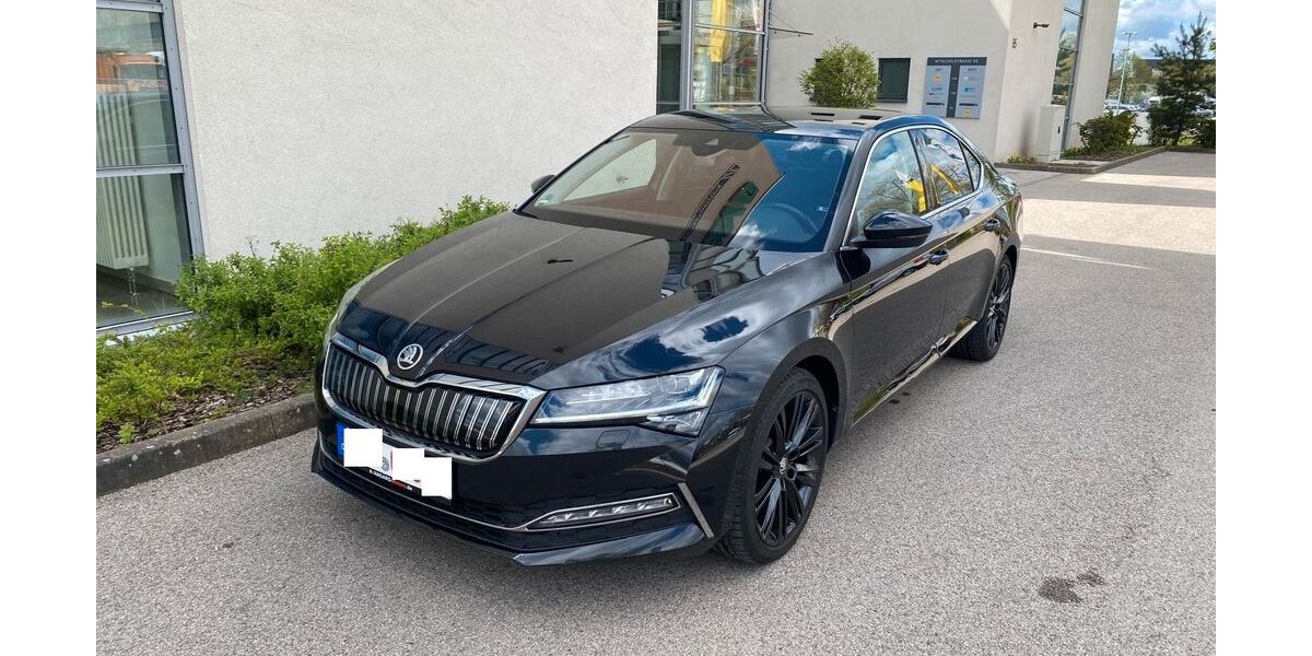 Skoda Superb 88.000 km 23.190 &euro; Nürnberg 90431