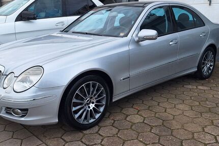 Mercedes-Benz E 280 90.000 km 16.999 &euro; Stapelfeld 22145