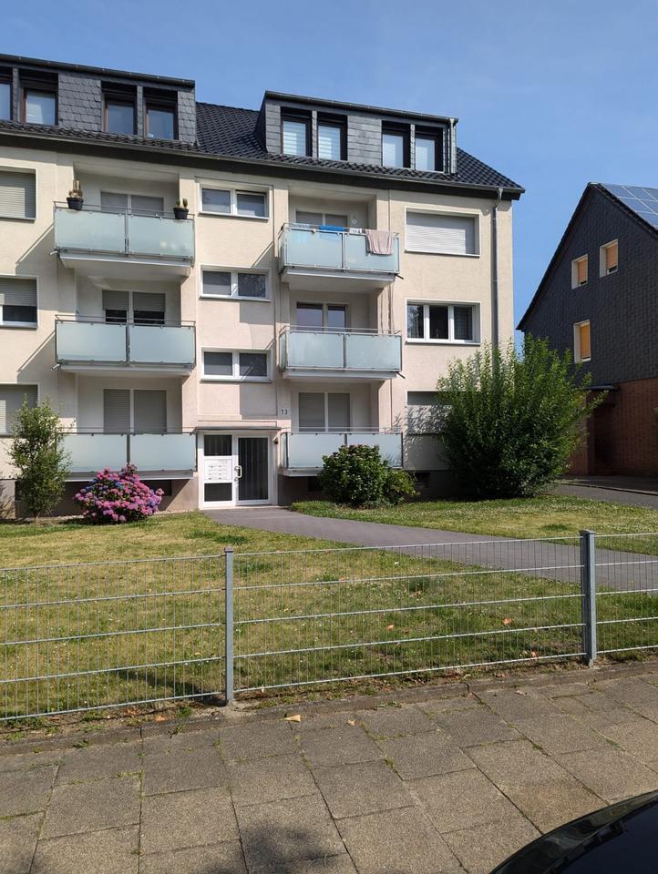 Wunderschöne 3,5 Zimmer Wohnung mit Balkon in ruhiger Lage
