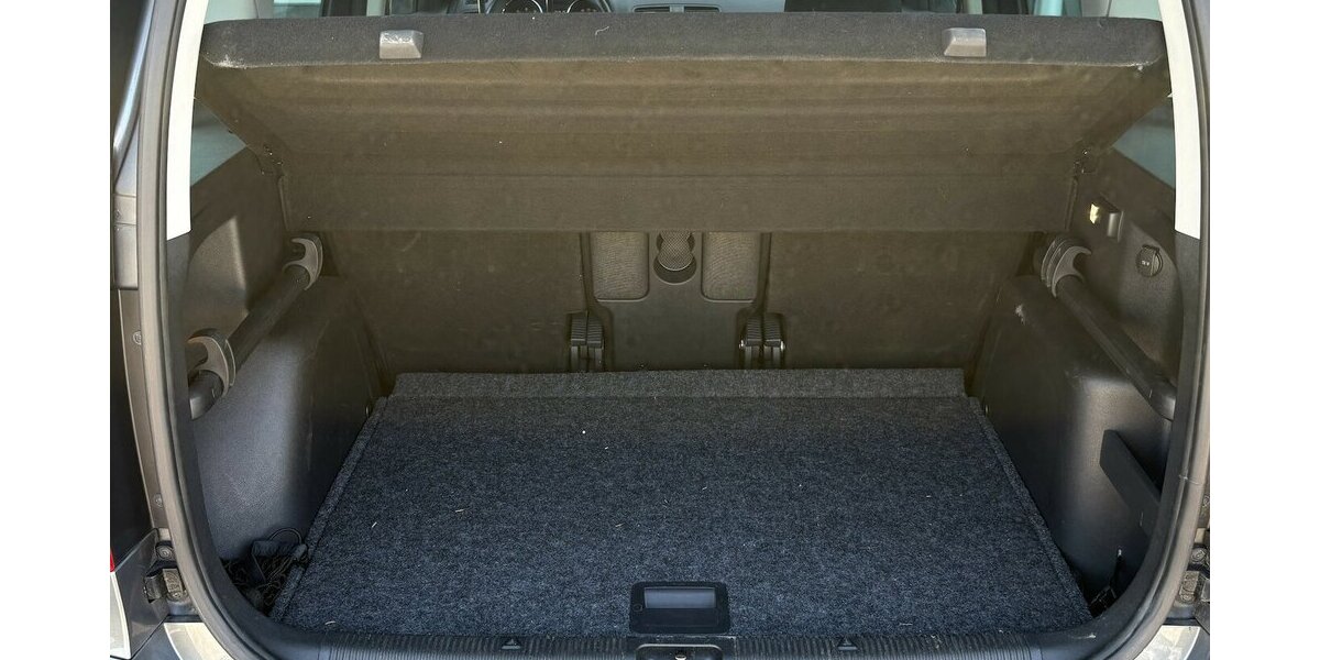 Skoda Yeti 1.2 TSI Drive KAMERA/NAVI/CARPLAY/1.HAND 92.596 km 11.900 &euro; Villingen-Schwenningen 78054