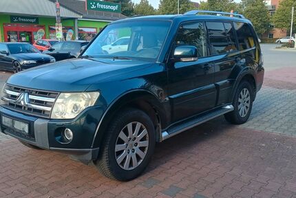 Mitsubishi Pajero 208.000 km 10.499 &euro; Berlin 12305