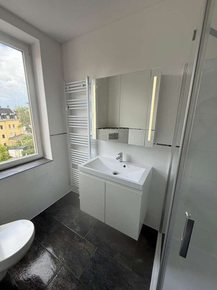 Wohnung zum Mieten in Hof 960 € 98 m²