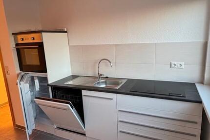 Helle 2-Zimmer-Wohnung mit neuer Küche & Stellplatz 2 zimmer