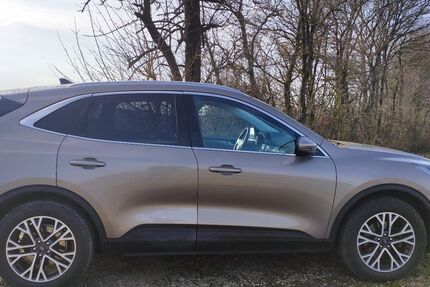 Ford Kuga 55.000 km 21.000 &euro; Schweinfurt 97422