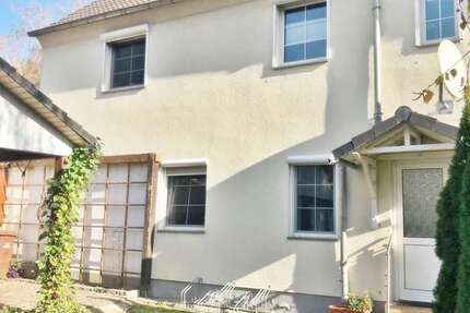 Haus zum Kaufen in Schkopau 299.000 € 210 m² 11 zimmer