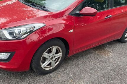 Hyundai i30 107.000 km 5.800 &euro; Wissen 57537
