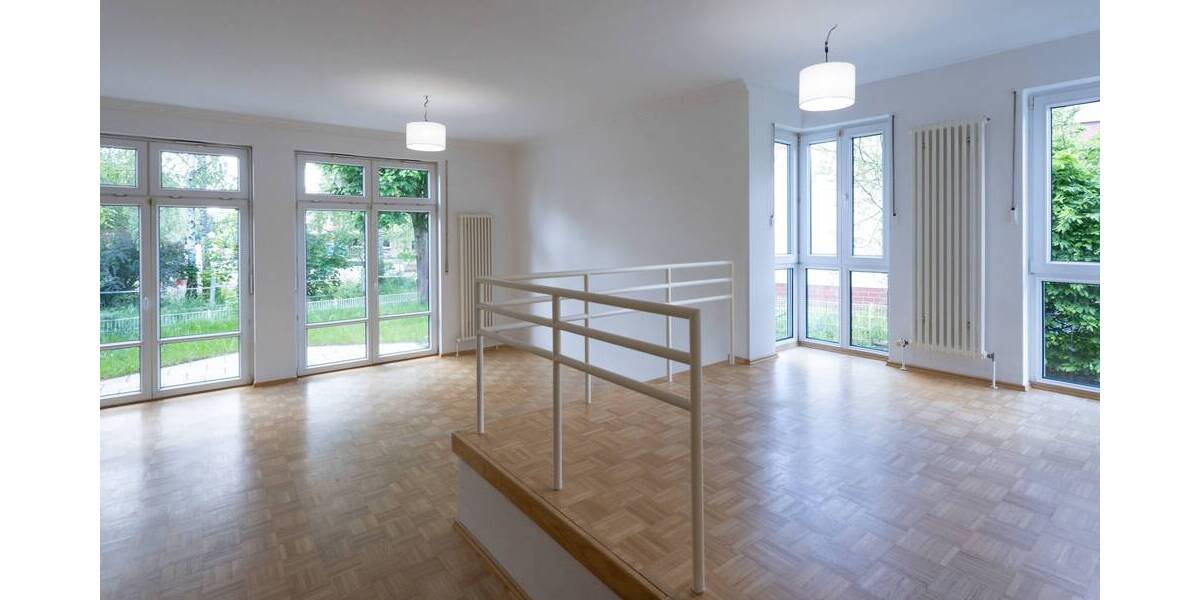 FREI AB MÄRZ 2026! Wunderschön gelegenes, geräumiges Reihenendhaus mit 179m² Wohn-Nutzfläche.. 4 zimmer