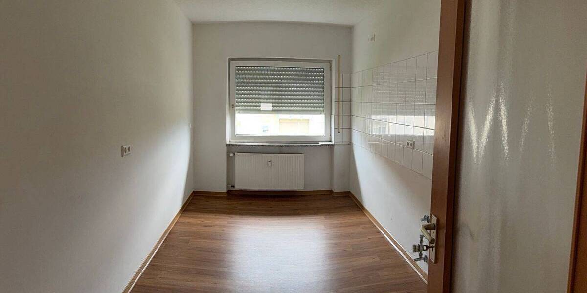 Etagenwohnung Philippsburg - 4 Zimmer, 89 m&sup2;, 823&euro; | Angebot:26882154