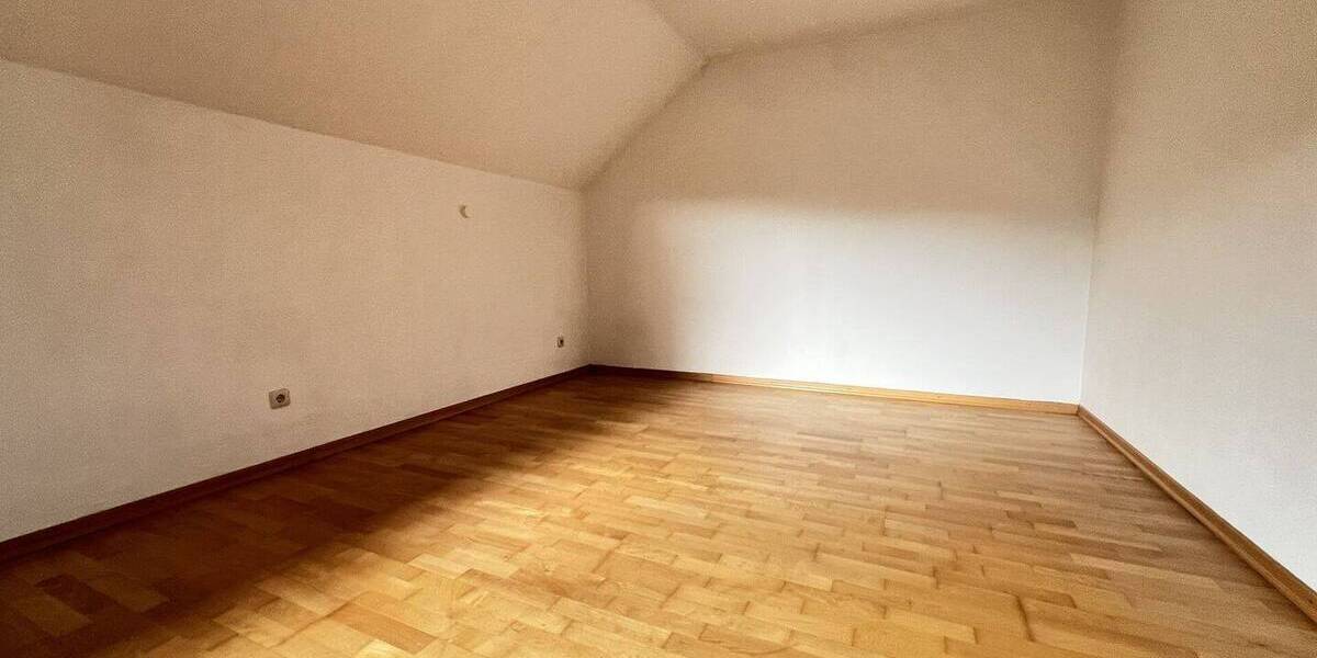 Etagenwohnung Neustadt an der Aisch Neustadt - 2 Zimmer, 67 m&sup2;, 245.000&euro; | Angebot:26486680
