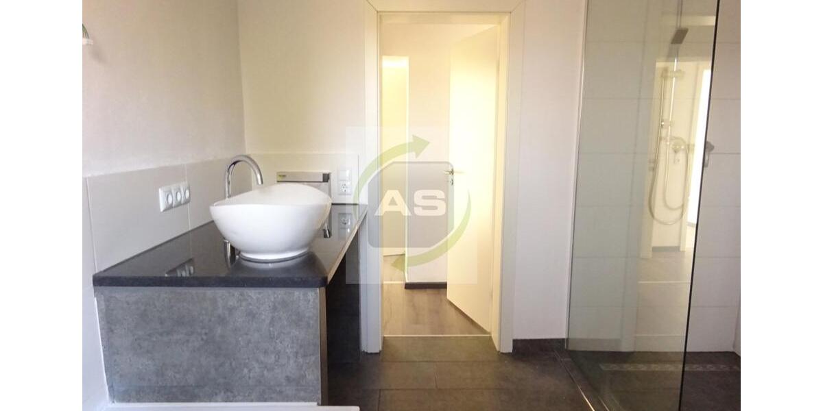 Etagenwohnung Meerane - 3 Zimmer, 82 m&sup2;, 610&euro; | Angebot:26247909