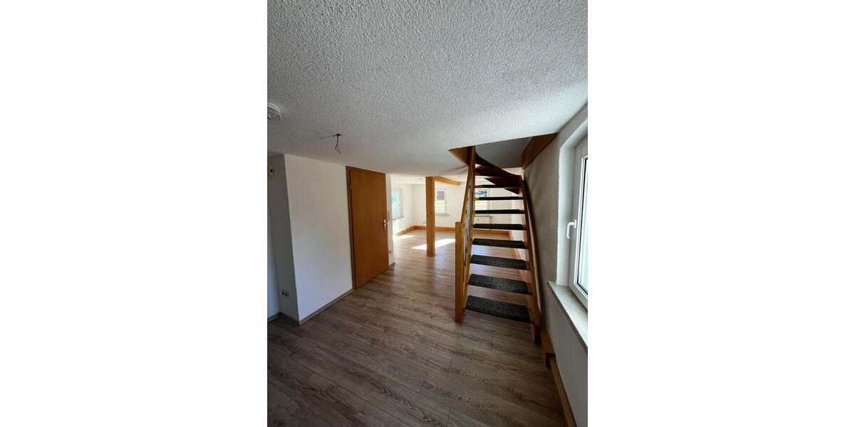 Einfamilienhaus Oberlungwitz - 4 Zimmer, 95 m&sup2;, 610&euro; | Angebot:25299138