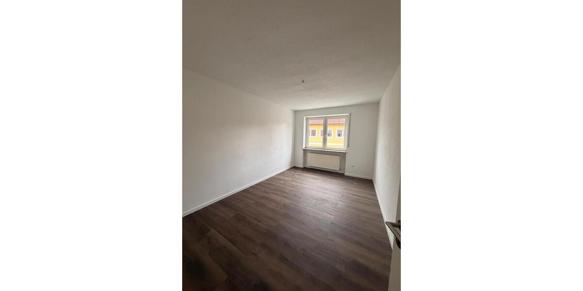 Etagenwohnung Bruck in der Oberpfalz - 3 Zimmer, 84 m&sup2;, 718&euro; | Angebot:26293172