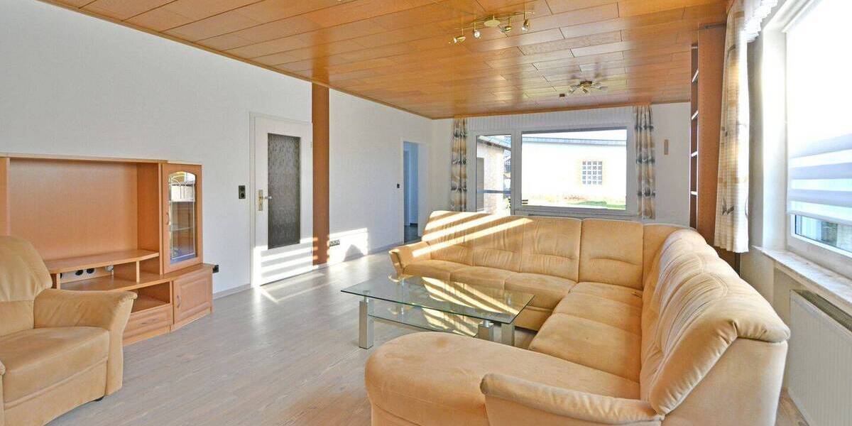 Mehrfamilienhaus, Wohnhaus Hofgeismar / Hombressen Hombressen - 9 Zimmer, 245 m&sup2;, 300.000&euro; | Angebot:26851776