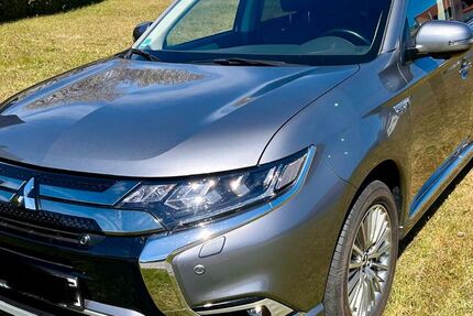 Mitsubishi Plug-in Hybrid Outlander 62.500 km 22.999 &euro; Eslarn 92693