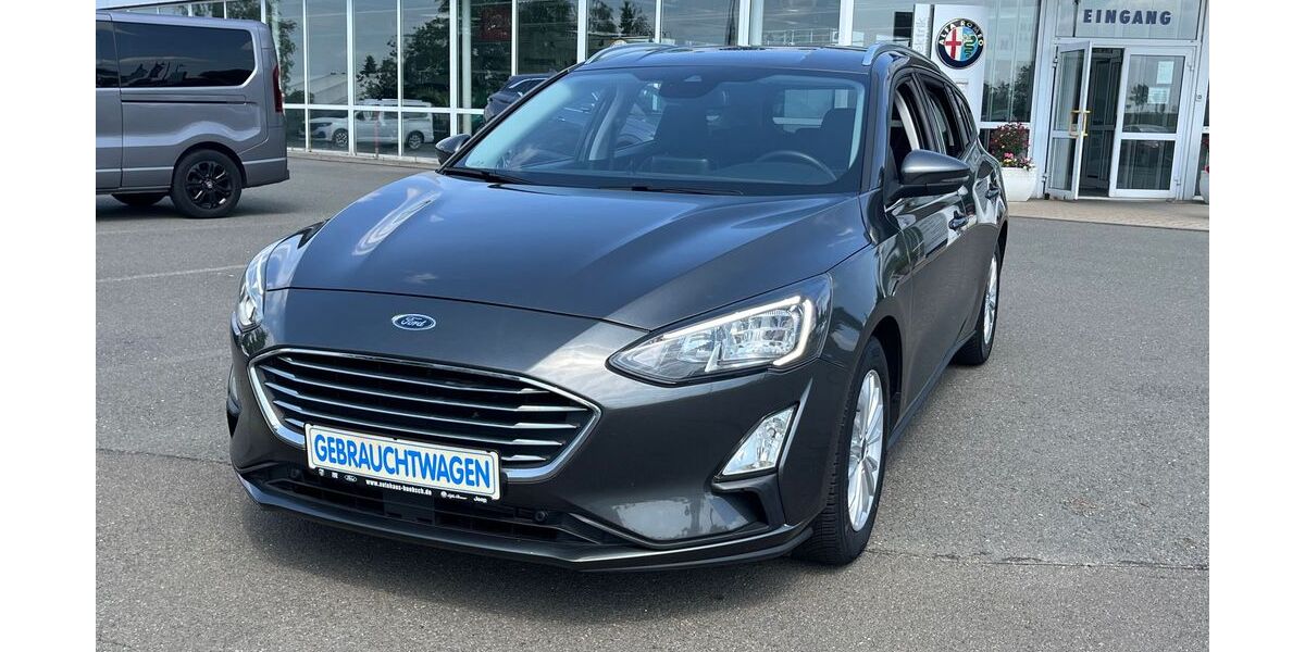 Ford Focus 33.364 km 18.900 € Chemnitz 09130