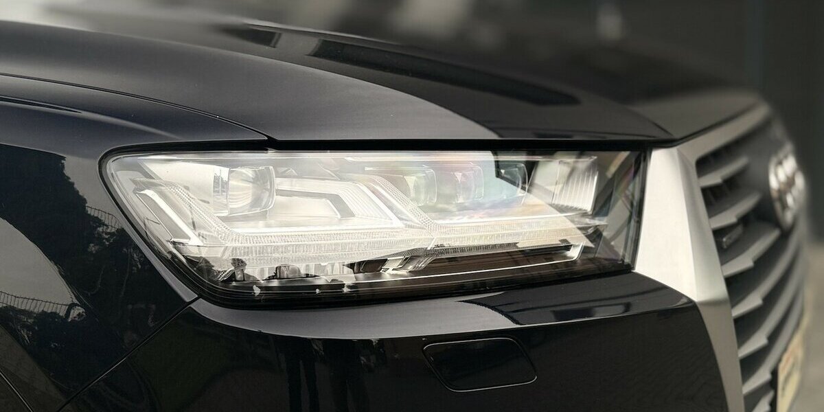 Audi Q7 3.0 TDI e-tron quattro / Panorama / Kamera 179.000 km 30.900 € Mönchengladbach 41066