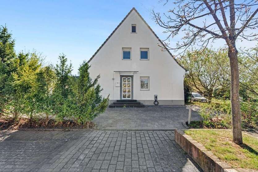 Haus zum Kaufen in Hürth-Berrenrath 590.000 € 147.09 m²