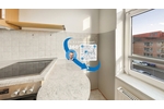Innenstadtlage für Praktiker: helle 2-Zimmer-Dachgeschosswohnung mit Einbauküche, Duschbad, Keller - Dachgeschoßwohnung Schwerin Feldstadt | Angebot:26866548