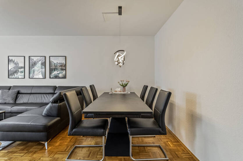 *** Lichtdurchflutete Dachgeschoßwohnung mit zwei sonnigen Dachterrassen in Top-Lage ***