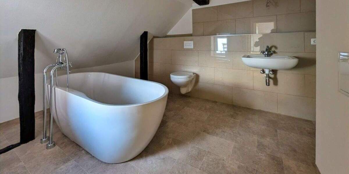 Reihenmittelhaus Harzgerode - 5 Zimmer, 168 m&sup2;, 119.000&euro; | Angebot:25880168