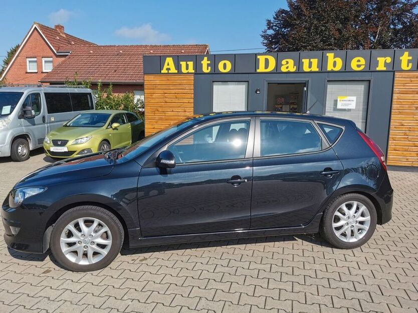 i30