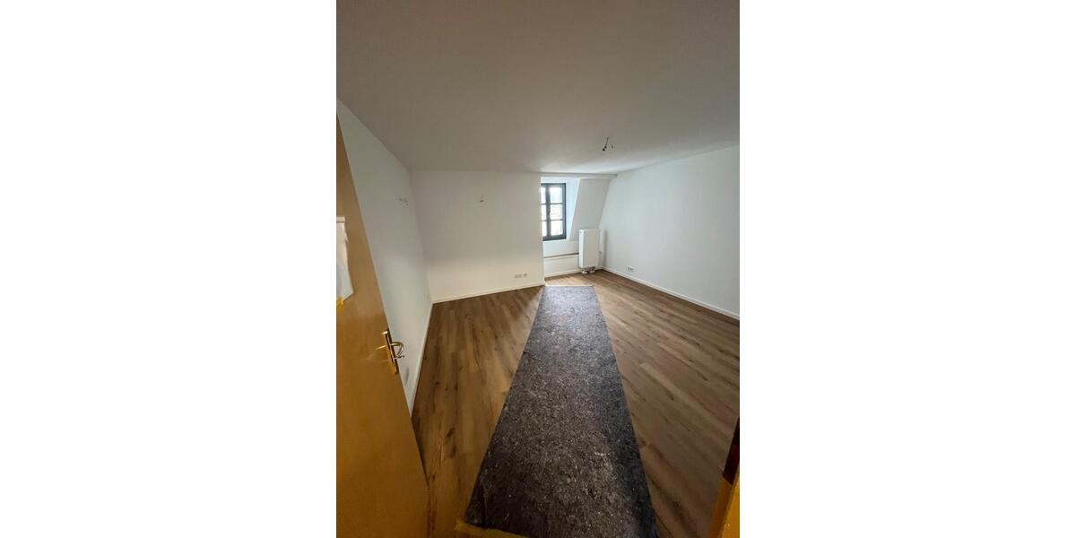 Etagenwohnung Mintraching - 5 Zimmer, 110 m&sup2;, 520&euro; | Angebot:25540045
