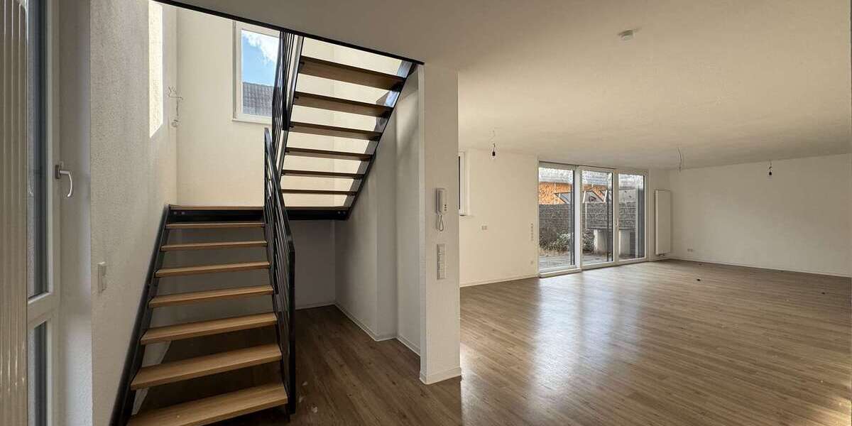 Investieren im Silberstreifen: Wohn-Gewerbeimmobilie mit Garten, Garage & Flexibilitä 6 zimmer