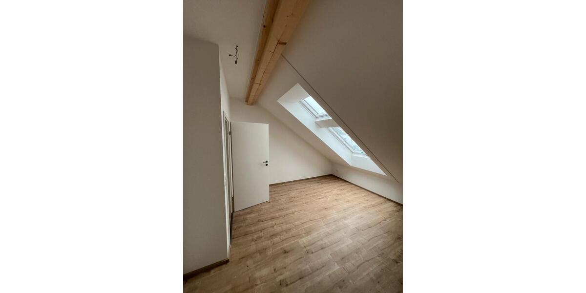Reihenhaus Roth - 5 Zimmer, 140 m&sup2;, 1.540&euro; | Angebot:25175097