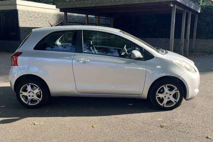 Toyota Yaris 157.000 km 2.200 € Hamburg 22547