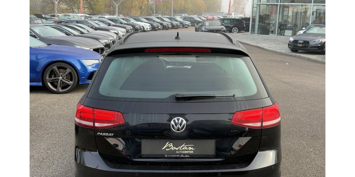 VW Passat 1.4 TSI PANORAMA/KAMERA/NAVI/DSG/MASSAGE 96.303 km 16.900 &euro; Villingen-Schwenningen 78054