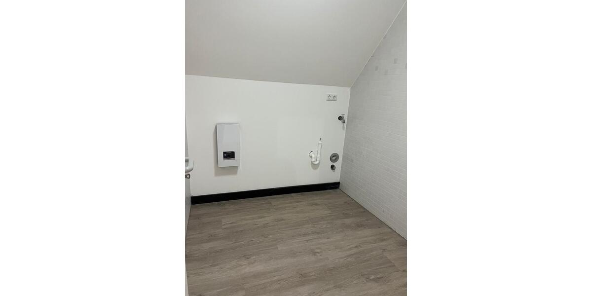 Dachgeschoßwohnung Erwitte - 3 Zimmer, 124 m&sup2;, 1.158&euro; | Angebot:25871322