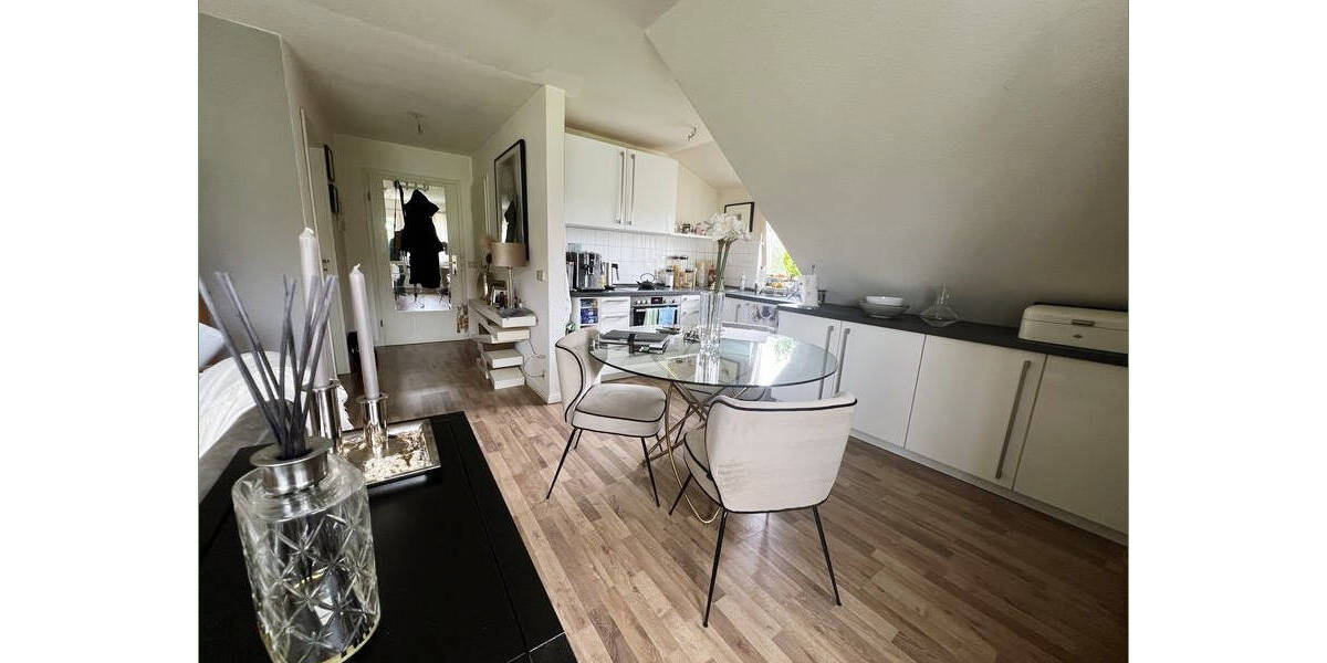 Gepflegte 2-Zimmer-Eigentumswohnung, leerstehend, mit Kfz-Stellplatz in Elsteraue 2 zimmer