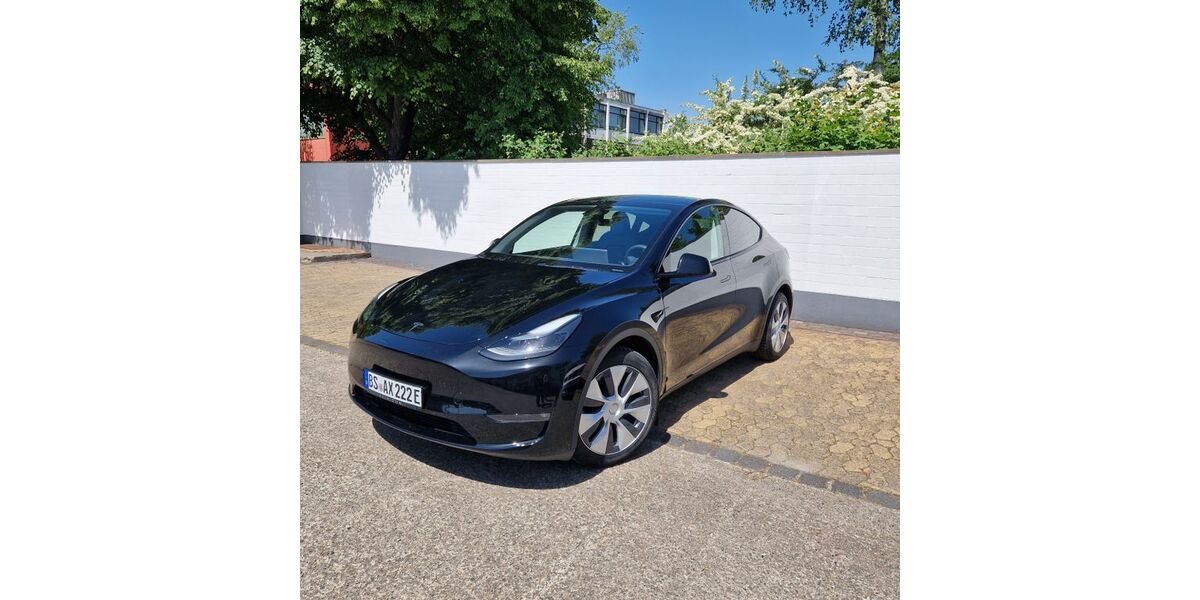 Tesla Model Y 31.500 km 40.500 &euro; Braunschweig 38122