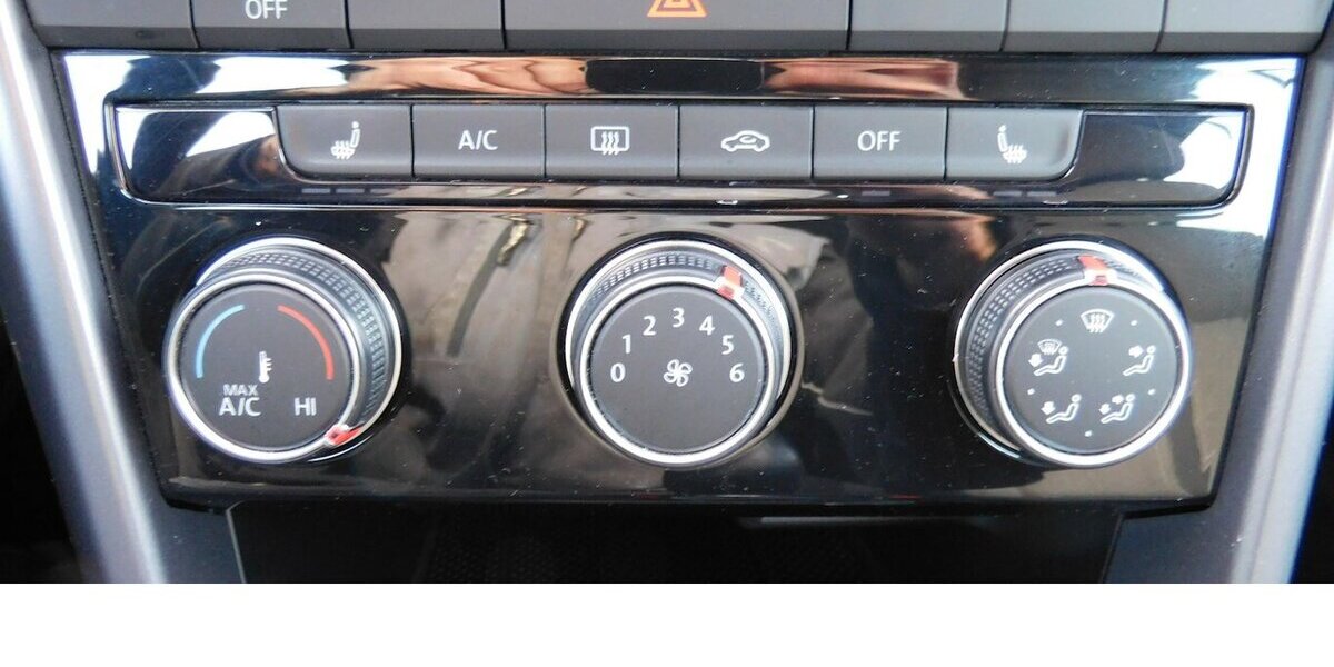 VW T-Roc 1.0 Cabriolet Style TSI BMT Navi Klima 25.700 km 19.990 € Vordorf 38533