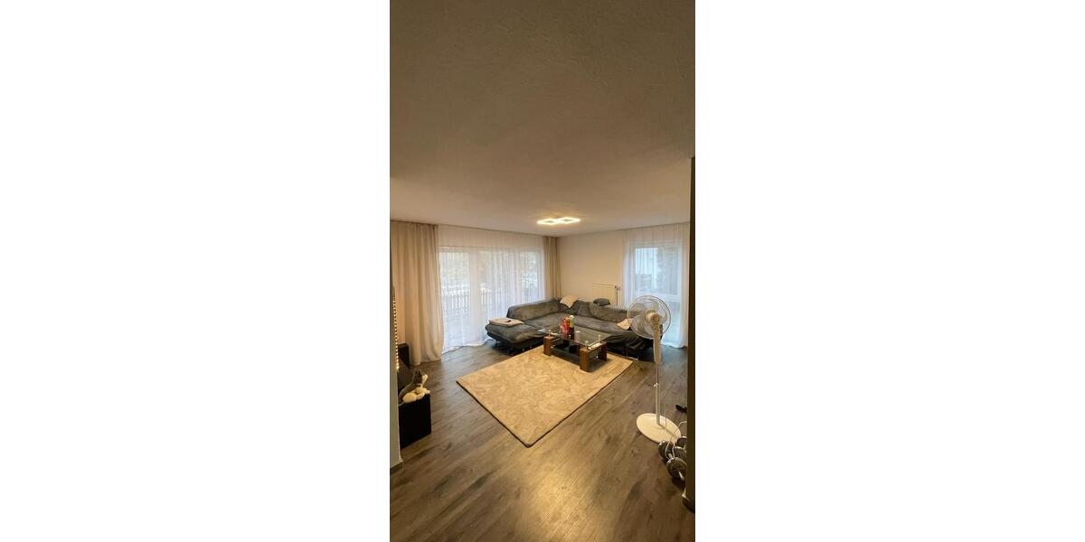 Moderne 3-Zi.-EG-Wohnung mit Terrasse - Bad neu - 2 Stellplätze 3 zimmer