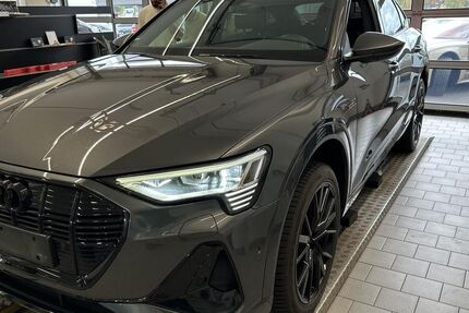 Audi e-tron 70.361 km 39.990 &euro; Hamburg 22047