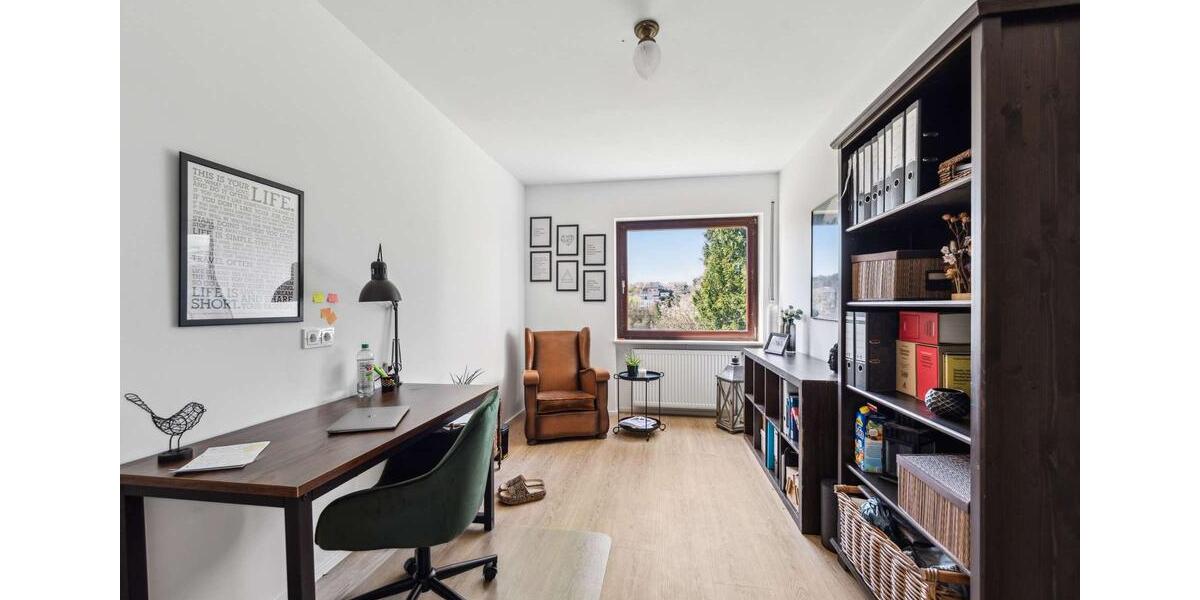 Einfamilienhaus Würzburg Dürrbachau - 8 Zimmer, 208 m&sup2;, 2.700&euro; | Angebot:26185050