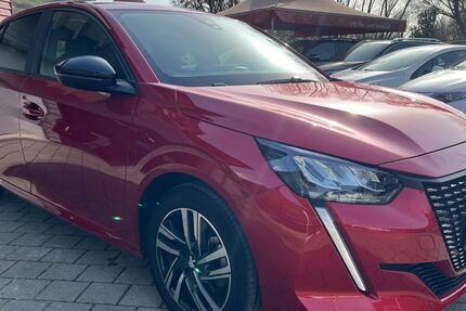 Peugeot 208 22.800 km 13.900 &euro; Staufen Im Breisgau 79219