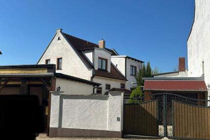 Haus Teuchern - 7 Zimmer, 249 m&sup2;, 100.000&euro; | Angebot:20715662